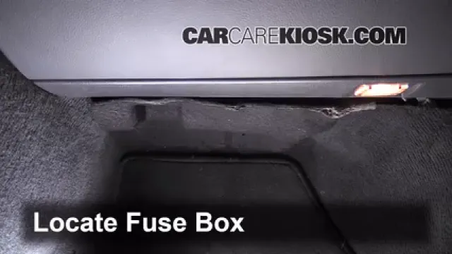 2005 Volvo S40 i 2.4L 5 Cyl. Fusible (intérieur) Contrôle